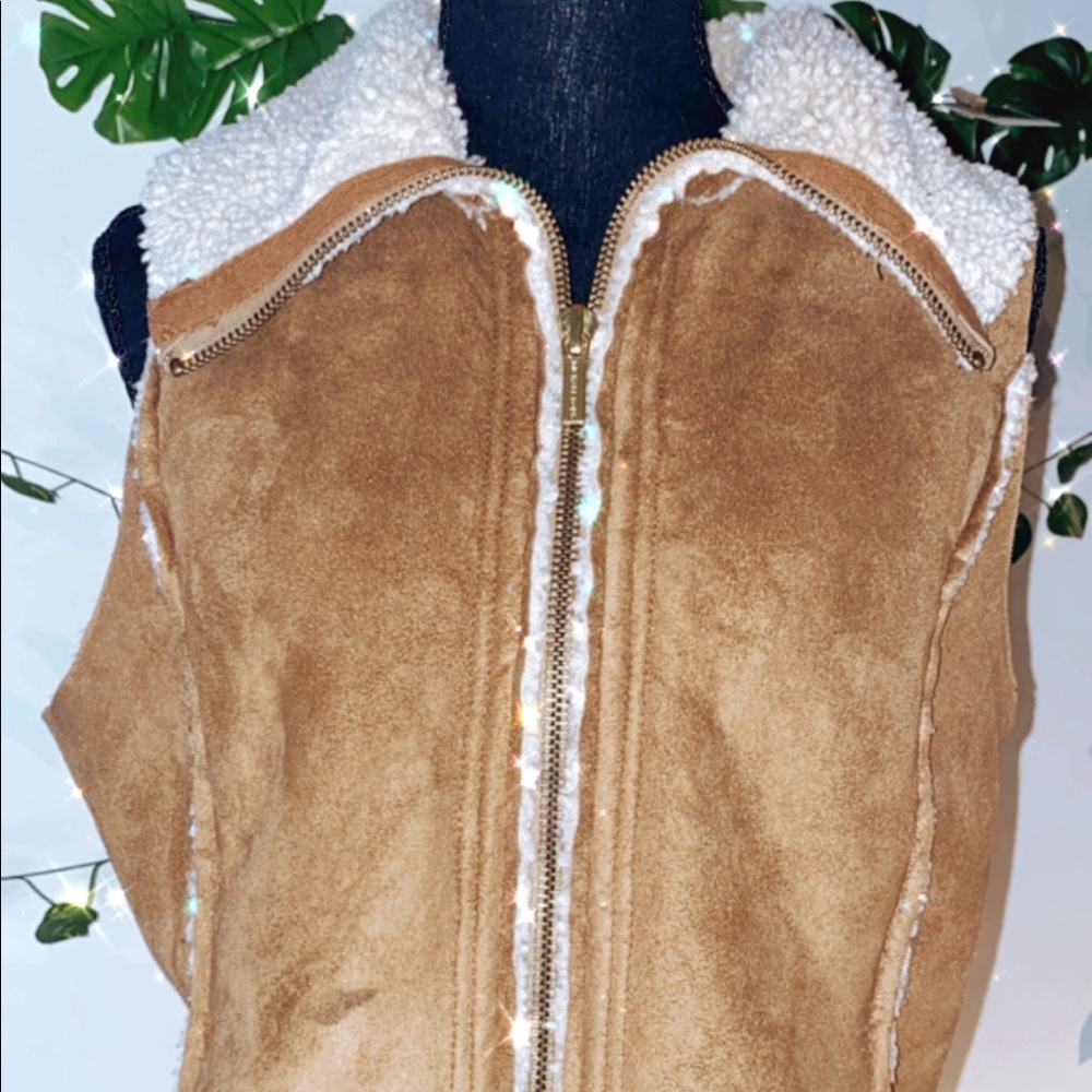Michael Kors Sherpa Vest • M